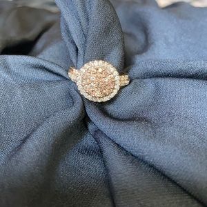 Beautiful 10k Gold ring. Sized 6